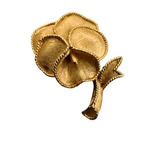 Vintage Crown TRIFARI Pansy Daffodil Narcissus Bell Flower Gold Tone Brooch RARE